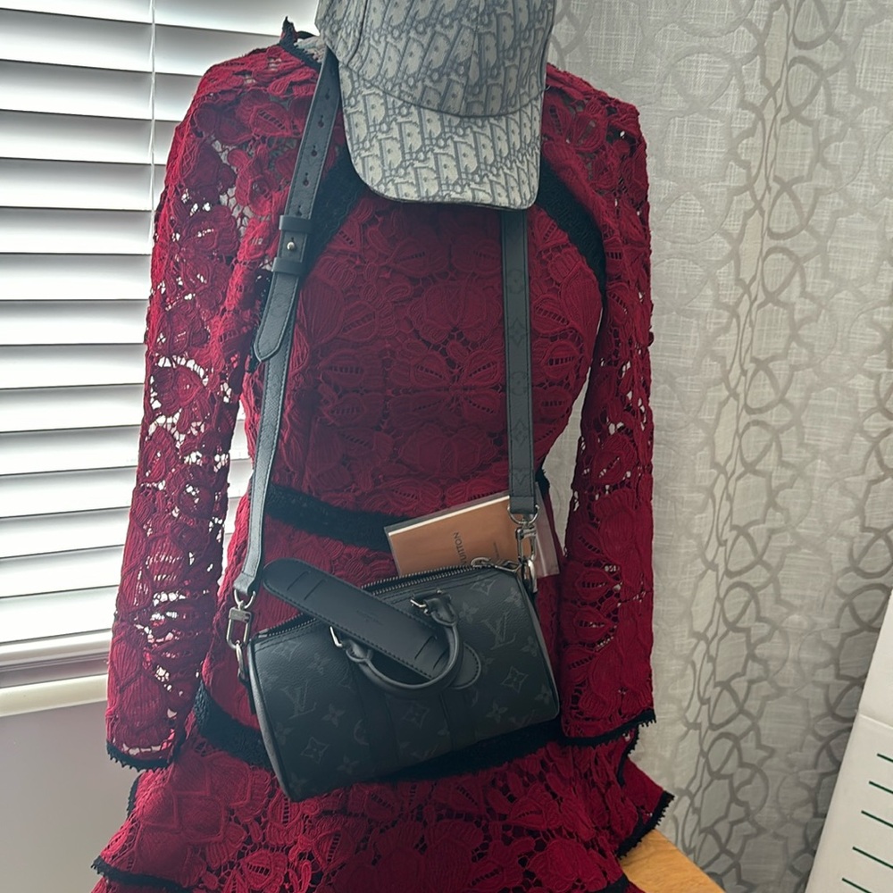 Purse, price reflects, pls feel free to make an offer thanks